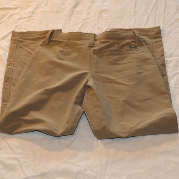 **SOLD**. Boys Under Armour Golf Pants - Picture 6 of 8